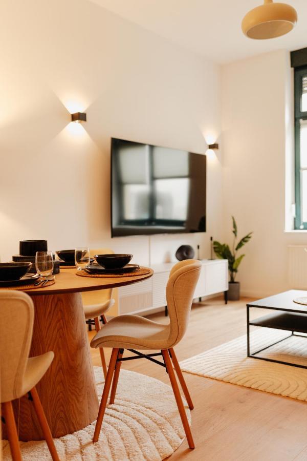 Design Apartment Stadtfeld-Ost Mit Netflix & 2 Schlafzimmern Magdeburg Ngoại thất bức ảnh